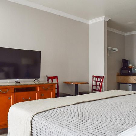 Dune Surfer Inn Оушеано Екстериор снимка